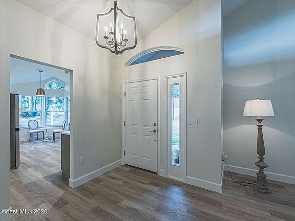 3rd image of 780 Wintergreen Ln