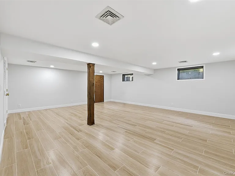 475 N Riverside Rd — Photo 41