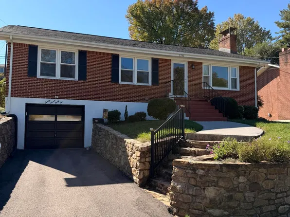 2742 Northview Dr SW, Roanoke, VA 24015