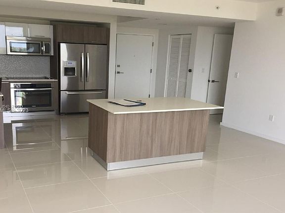 5th image of 5300 Paseo Dr #409