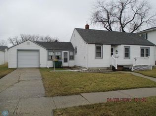 421 10th St N, Breckenridge, MN 56520