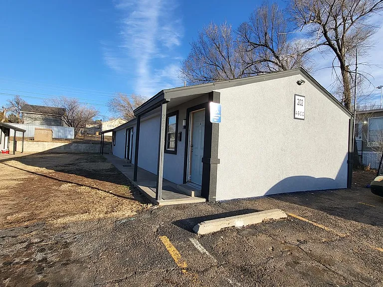 202 N Mississippi St #A — Photo 2