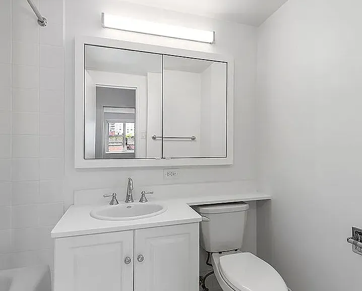 215 E 68th St #9G — Photo 8