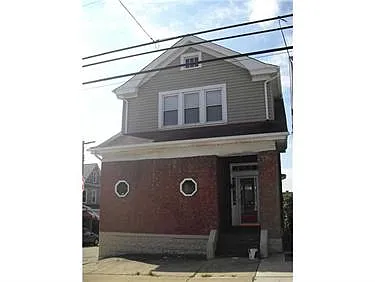 2434 Spring St photo 1