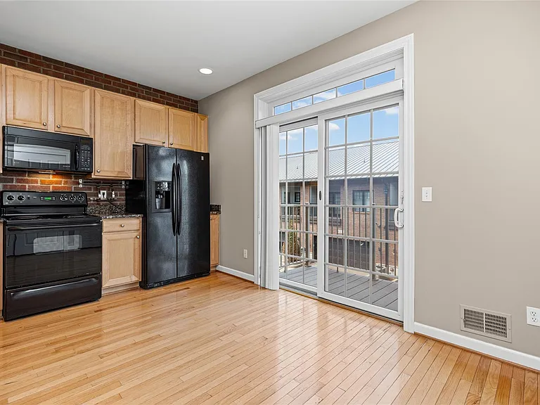 420 Lewis Ct — Photo 22