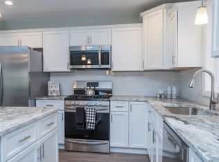 30 Hood St, Springfield, MA 01109