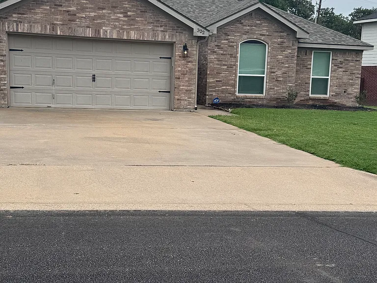 322 Dalhart Dr — Photo 3