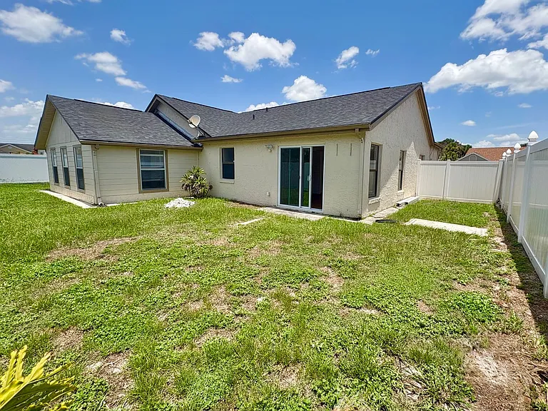 2224 Fairmont Cir — Photo 24