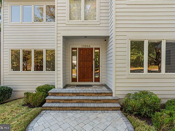 5th image of 10684 Quarterstaff Rd