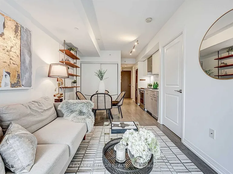251 Jarvis St #608 — Photo 3
