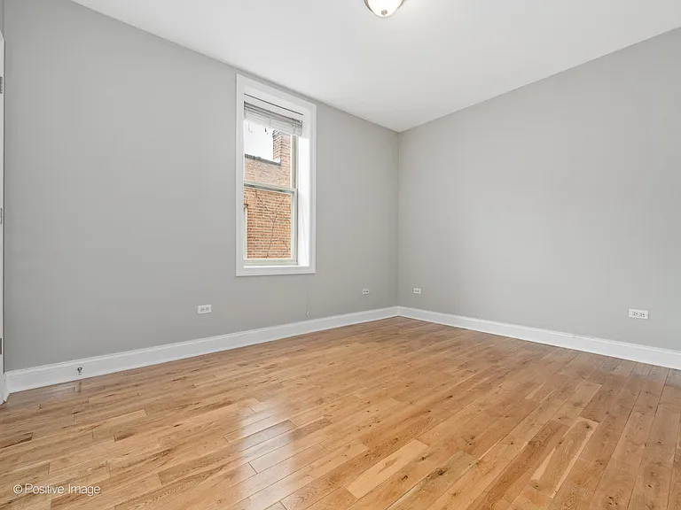 3247 S Emerald Ave #3-F — Photo 7