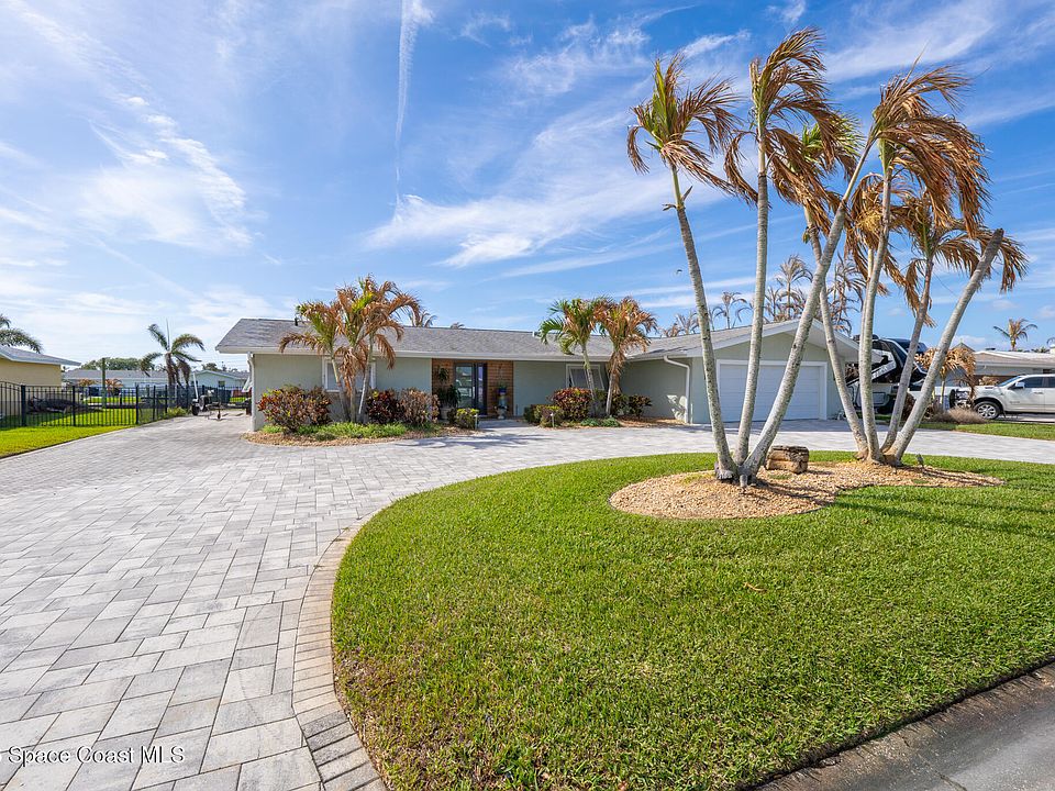 1st image of 511 Eleuthera Ln