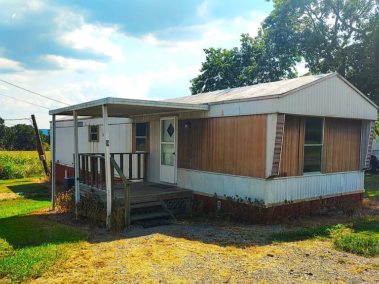 225 Community Dr #9 — Photo 13