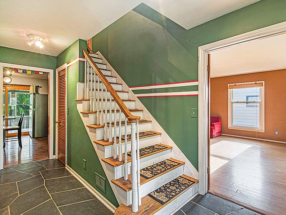 4th image of 1821 Lake Michigan Dr NW