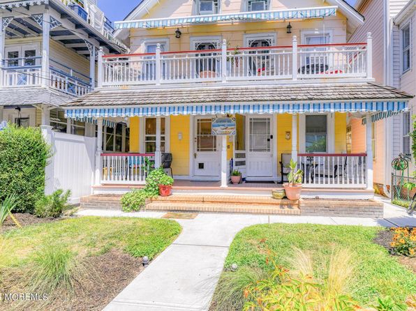 19 Webb Ave #1W
