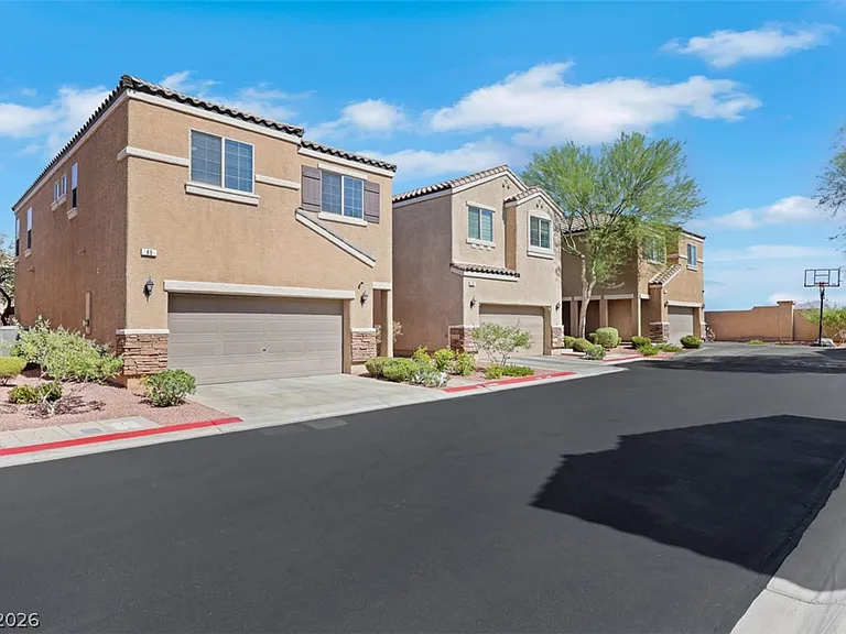 89 Sertata Ct — Photo 2