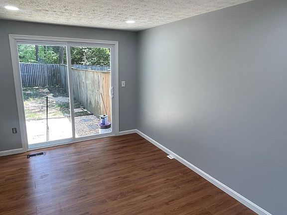 3rd image of 8265 Sebring Ct