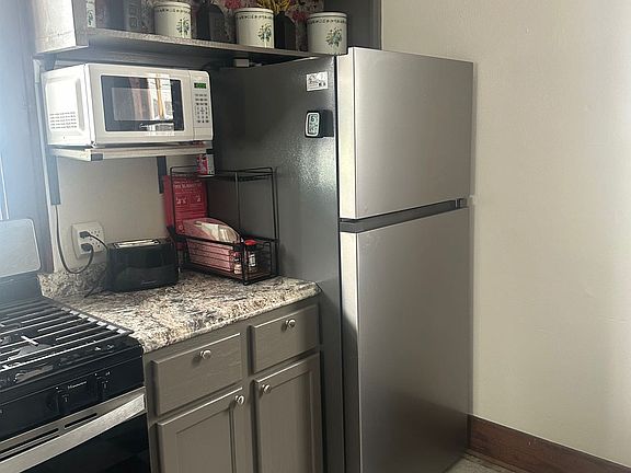 5th image of 320 W Kemp St