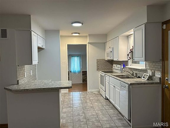 4th image of 3958 Highway Nn