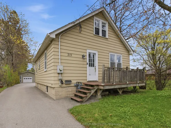 215 Park Rd S, Oshawa, ON L1J 4H1