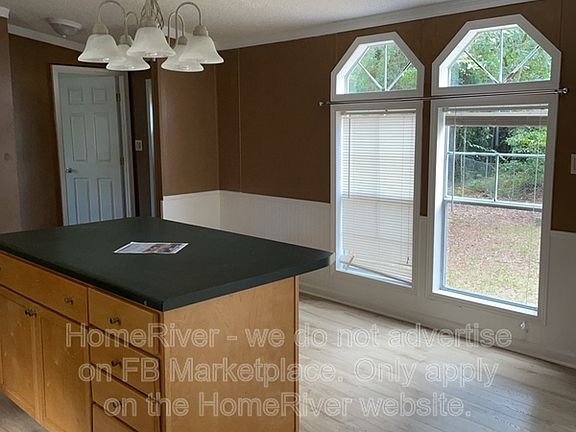 3rd image of 4292 Lois Dr Unit A