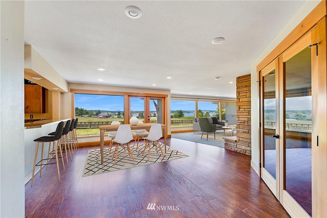 Oak Harbor, WA 98277