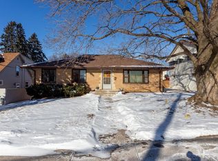 3085 Kaufmann Ave, Dubuque, IA 52001