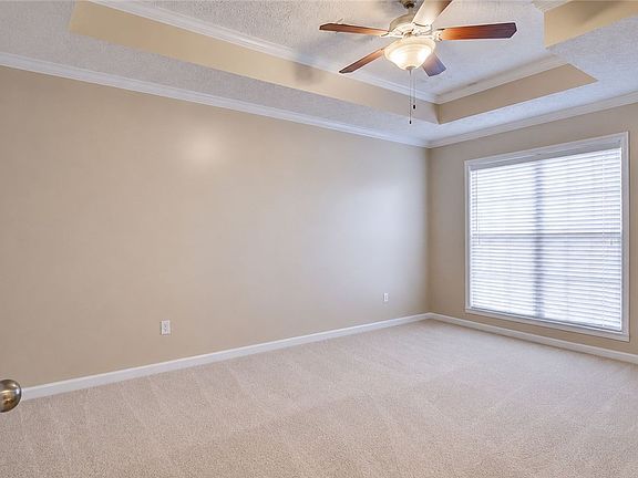 5th image of 8913 Laney Ln