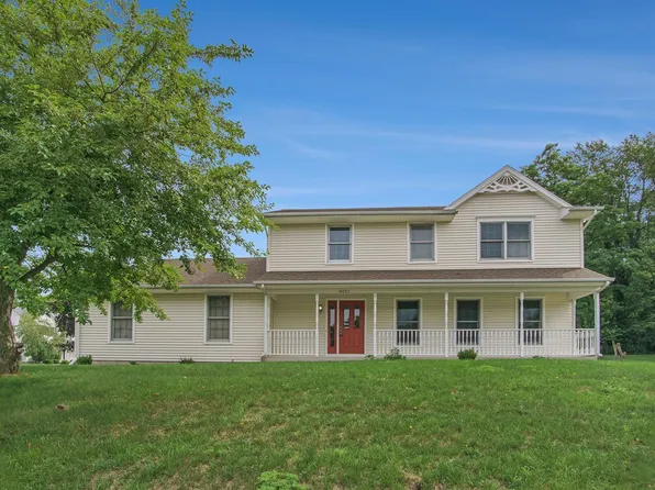 18082 Courtland Dr, South Bend, IN 46637