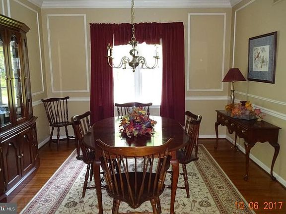 4th image of 14 Yarmouth Ln