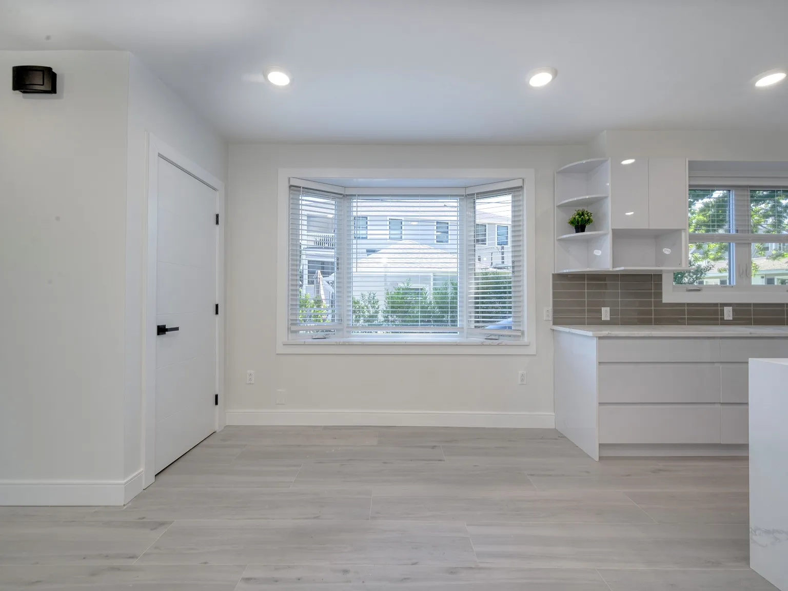 2 bed, 951 sqft, $3,800 — Photo 4