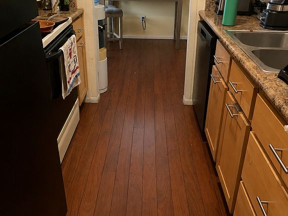 5th image of 1620 N Wilmot Rd Unit G213