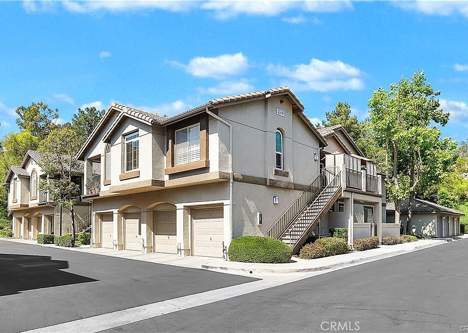 1st image of 27 Chaumont Cir
