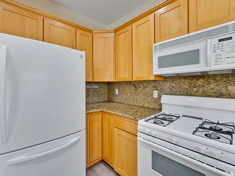 352 Beemer Ave — Photo 26