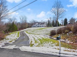 9 Newbury Rd, Newtown, CT 06470