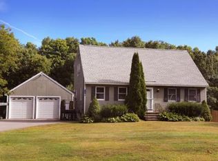 76 Amesbury Rd, Newton, NH 03858
