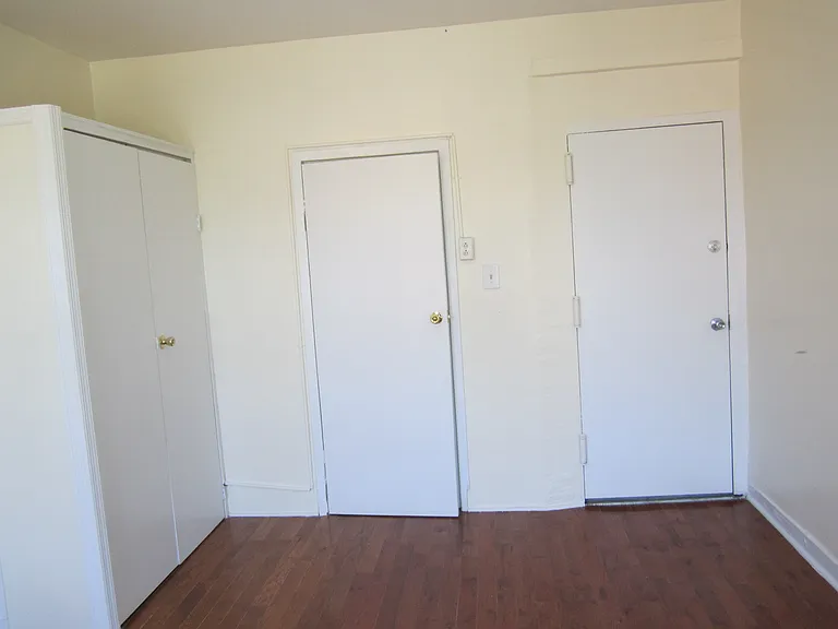 2304 Atlantic Ave #2L — Photo 8