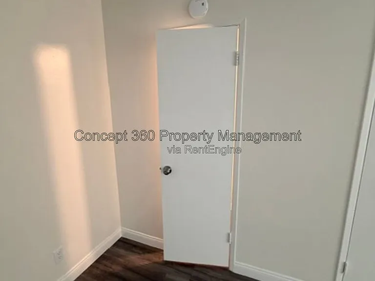 327 Molino Ave #4 — Photo 8