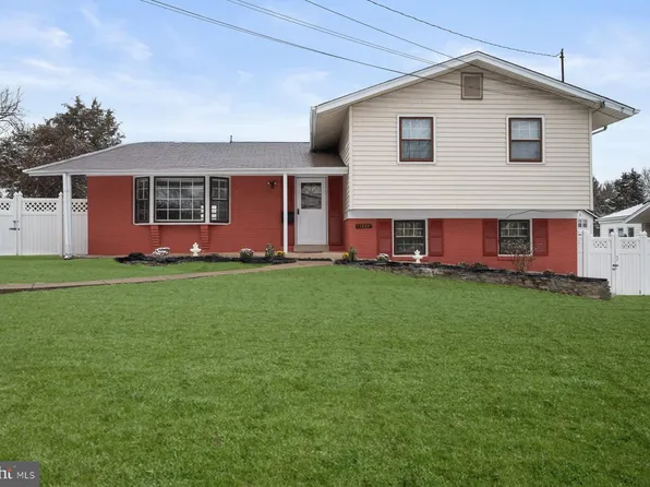 11828 Enid Dr, Rockville, MD 20854