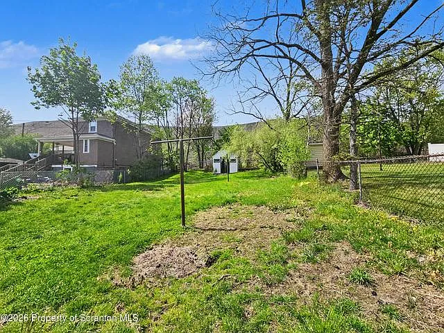 949 Carmalt St — Photo 11