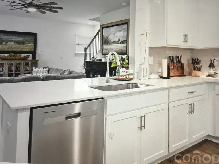 147 Ashelyn Park Dr — Photo 4