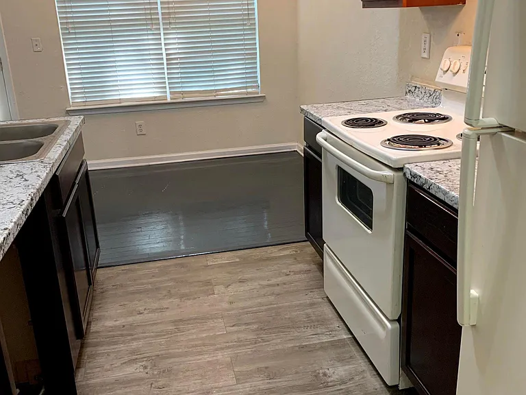 5082 Windsor Forrest Ln — Photo 6