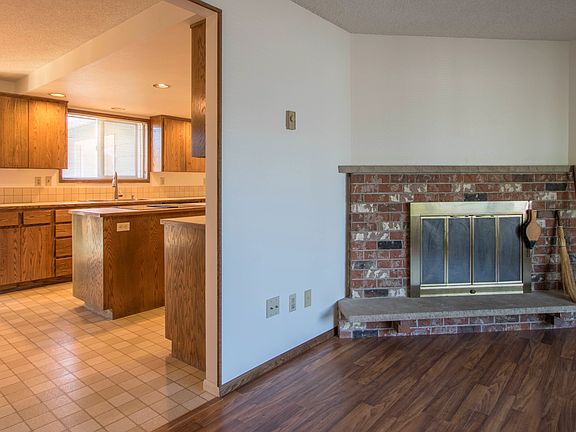 5th image of 8123 148th Avenue Ct E