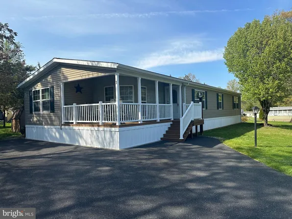 1 Walnut Ln, Quakertown, PA 18951