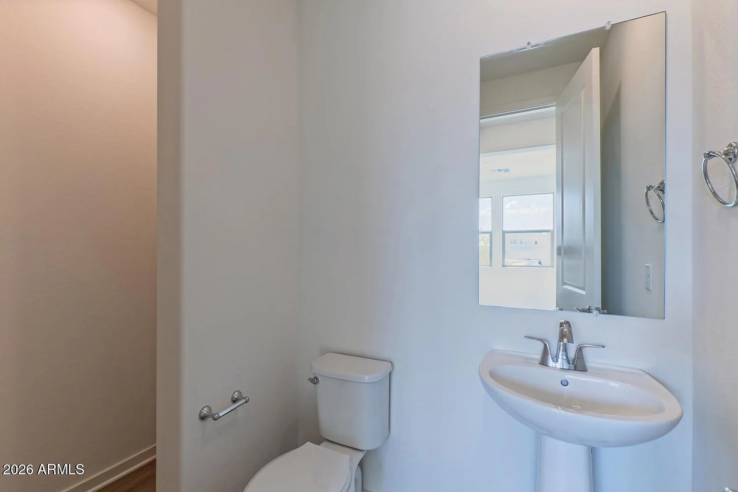 4 bed, 2.5 bath, 2201 sqft, $3,900 — Photo 4