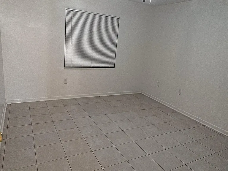 1082 Old South Dr — Photo 7