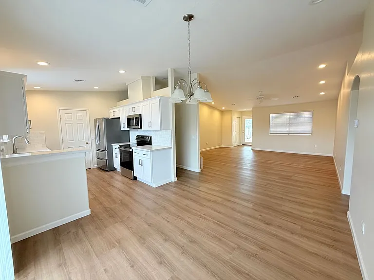 4650 N Lodgepole Ct — Photo 3