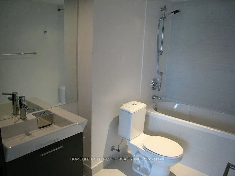 386 Yonge St #1716 — Photo 8