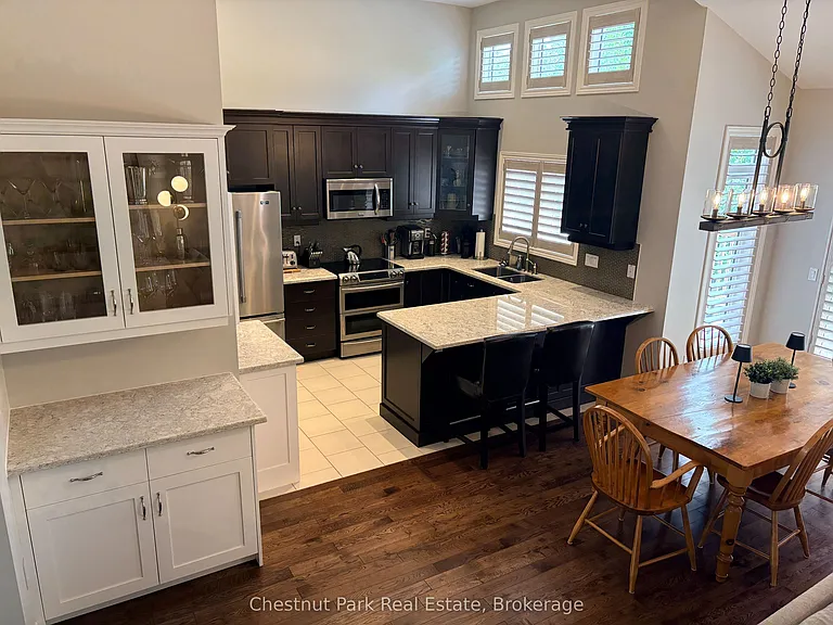 8 Robbie Way — Photo 5