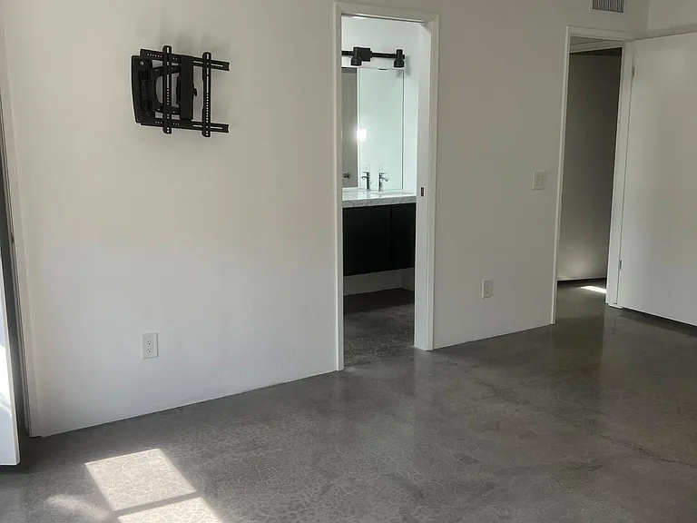 72740 Yucca Ct — Photo 10